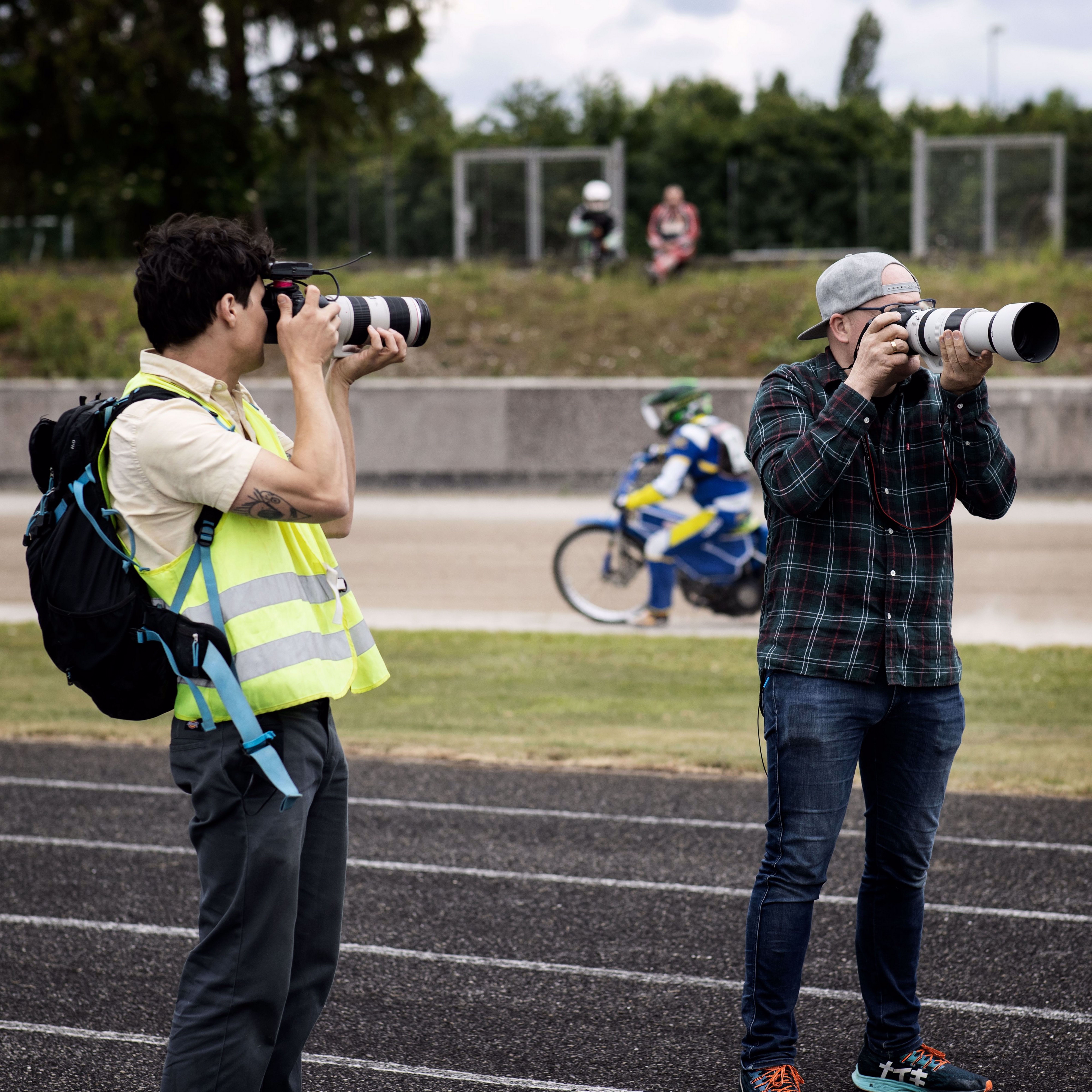 Canon RF 100-500mm F4.5-7.1L IS USM SLR Telefoto zoomobjektiv Sort, Hvid