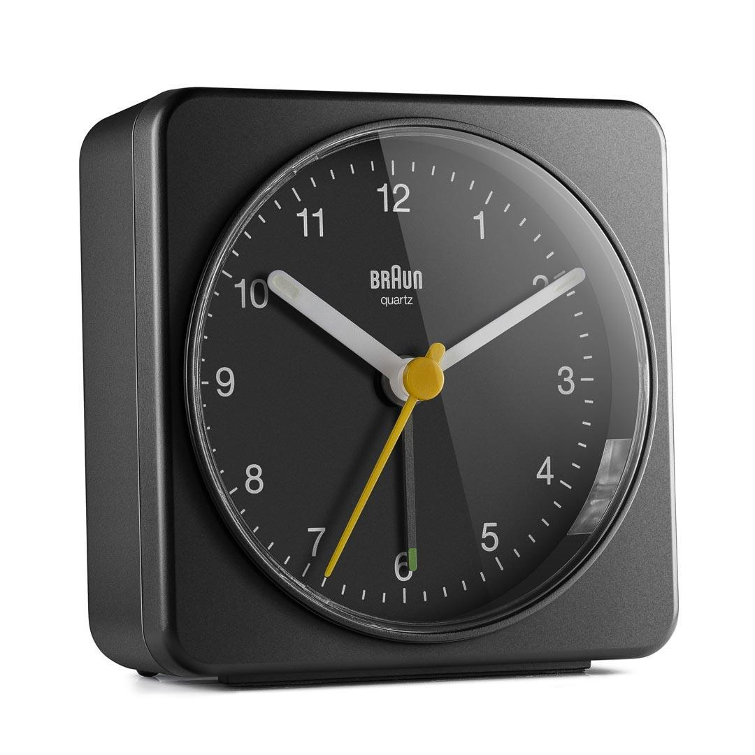 Braun BC03B Quartz alarmur Sort